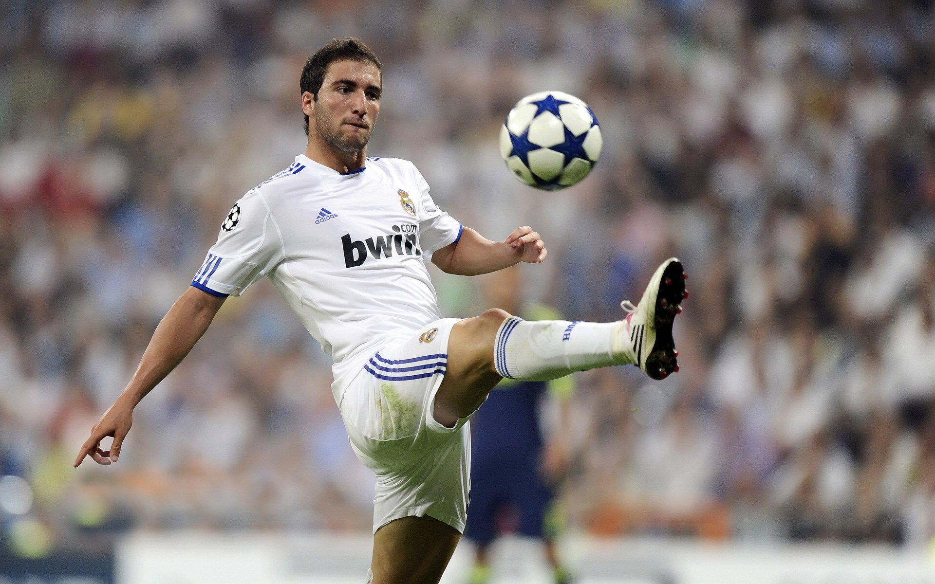 山东泰山获得胜利，距前四咫尺之遥，山东泰山官宣